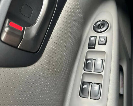 Чорний Кіа Маджентіс, об'ємом двигуна 2 л та пробігом 250 тис. км за 6999 $, фото 9 на Automoto.ua