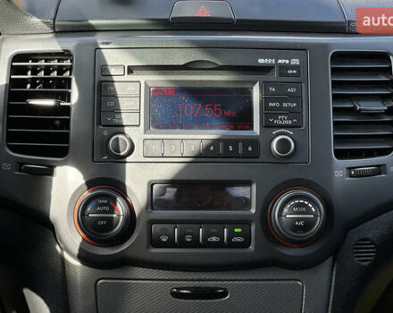 Чорний Кіа Маджентіс, об'ємом двигуна 2 л та пробігом 174 тис. км за 4800 $, фото 9 на Automoto.ua