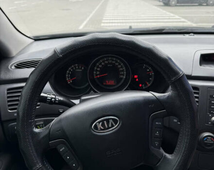 Чорний Кіа Маджентіс, об'ємом двигуна 2 л та пробігом 170 тис. км за 6300 $, фото 7 на Automoto.ua