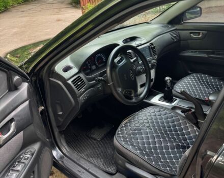 Черный Киа Маджентис, объемом двигателя 2 л и пробегом 300 тыс. км за 4501 $, фото 9 на Automoto.ua