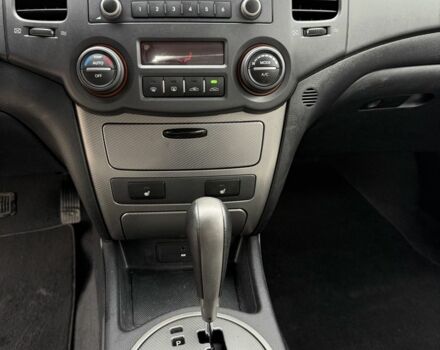 Черный Киа Маджентис, объемом двигателя 0 л и пробегом 125 тыс. км за 7500 $, фото 17 на Automoto.ua