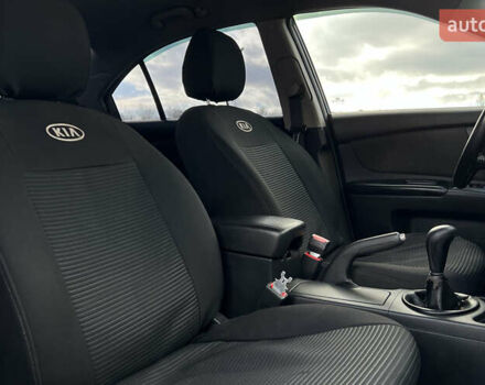 Чорний Кіа Маджентіс, об'ємом двигуна 2 л та пробігом 174 тис. км за 4800 $, фото 14 на Automoto.ua
