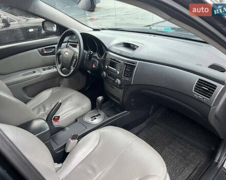 Чорний Кіа Маджентіс, об'ємом двигуна 2 л та пробігом 250 тис. км за 6999 $, фото 8 на Automoto.ua
