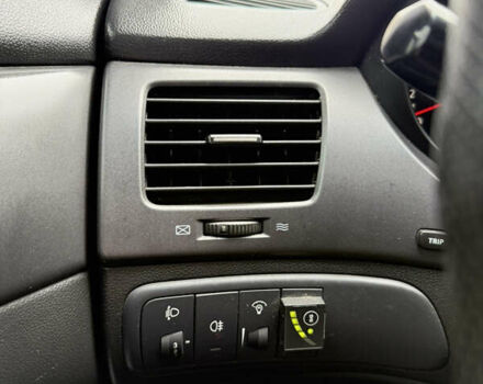 Чорний Кіа Маджентіс, об'ємом двигуна 2 л та пробігом 170 тис. км за 6300 $, фото 17 на Automoto.ua