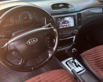 Черный Киа Маджентис, объемом двигателя 2 л и пробегом 317 тыс. км за 5200 $, фото 2 на Automoto.ua