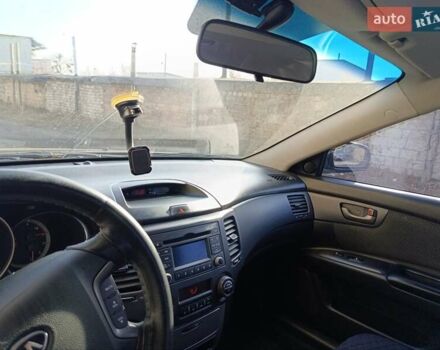 Чорний Кіа Маджентіс, об'ємом двигуна 2 л та пробігом 167 тис. км за 6100 $, фото 25 на Automoto.ua
