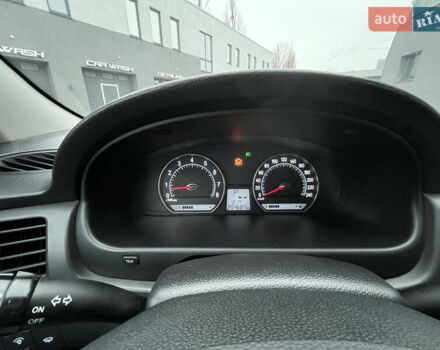 Черный Киа Маджентис, объемом двигателя 2.66 л и пробегом 254 тыс. км за 4300 $, фото 11 на Automoto.ua