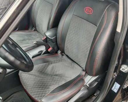 Чорний Кіа Маджентіс, об'ємом двигуна 2 л та пробігом 215 тис. км за 6700 $, фото 3 на Automoto.ua