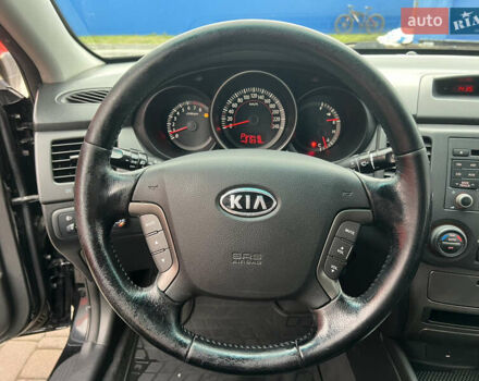 Черный Киа Маджентис, объемом двигателя 2 л и пробегом 212 тыс. км за 6500 $, фото 16 на Automoto.ua