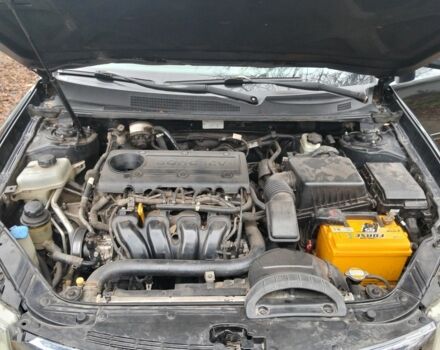 Чорний Кіа Маджентіс, об'ємом двигуна 2 л та пробігом 215 тис. км за 6700 $, фото 6 на Automoto.ua