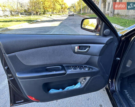 Коричневий Кіа Маджентіс, об'ємом двигуна 2 л та пробігом 191 тис. км за 4900 $, фото 14 на Automoto.ua