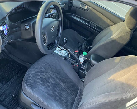 Коричневый Киа Маджентис, объемом двигателя 2 л и пробегом 184 тыс. км за 4849 $, фото 5 на Automoto.ua