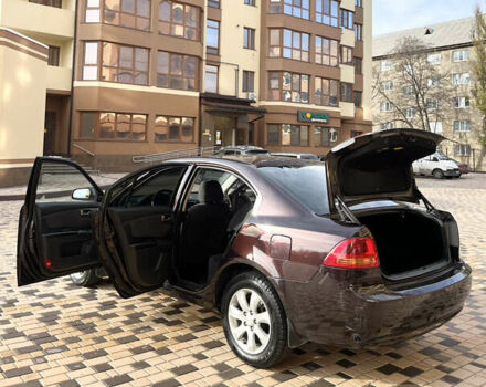 Коричневый Киа Маджентис, объемом двигателя 2 л и пробегом 192 тыс. км за 5900 $, фото 2 на Automoto.ua