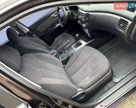 Коричневий Кіа Маджентіс, об'ємом двигуна 2 л та пробігом 157 тис. км за 5900 $, фото 24 на Automoto.ua