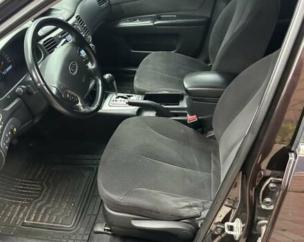 Коричневий Кіа Маджентіс, об'ємом двигуна 2.7 л та пробігом 333 тис. км за 5700 $, фото 1 на Automoto.ua