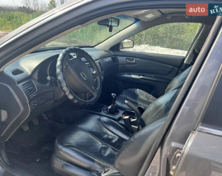 Кіа Маджентіс, об'ємом двигуна 2 л та пробігом 300 тис. км за 5800 $, фото 8 на Automoto.ua