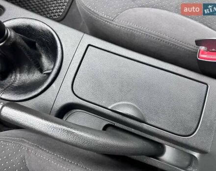 Кіа Маджентіс, об'ємом двигуна 2 л та пробігом 121 тис. км за 7800 $, фото 16 на Automoto.ua