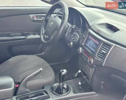 Кіа Маджентіс, об'ємом двигуна 2 л та пробігом 121 тис. км за 7800 $, фото 33 на Automoto.ua
