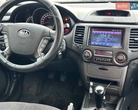 Кіа Маджентіс, об'ємом двигуна 2 л та пробігом 121 тис. км за 7800 $, фото 28 на Automoto.ua