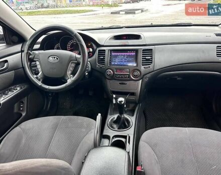 Кіа Маджентіс, об'ємом двигуна 2 л та пробігом 121 тис. км за 7800 $, фото 29 на Automoto.ua