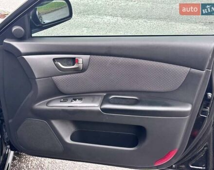 Кіа Маджентіс, об'ємом двигуна 2 л та пробігом 121 тис. км за 7800 $, фото 31 на Automoto.ua