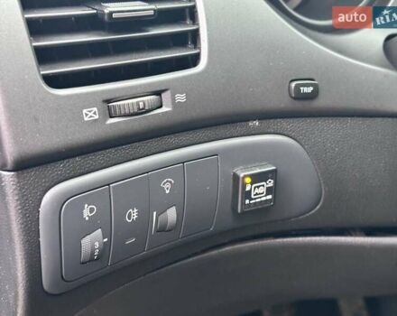 Кіа Маджентіс, об'ємом двигуна 2 л та пробігом 121 тис. км за 7800 $, фото 25 на Automoto.ua