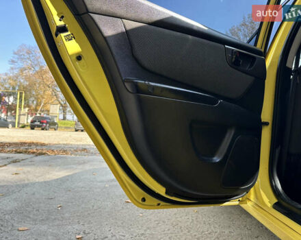 Жовтий Кіа Маджентіс, об'ємом двигуна 2 л та пробігом 257 тис. км за 4300 $, фото 54 на Automoto.ua