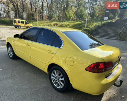 Жовтий Кіа Маджентіс, об'ємом двигуна 2 л та пробігом 257 тис. км за 4300 $, фото 12 на Automoto.ua