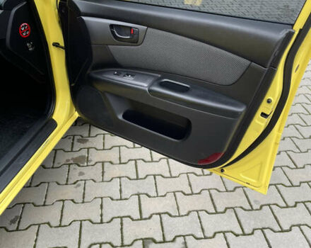 Жовтий Кіа Маджентіс, об'ємом двигуна 2 л та пробігом 269 тис. км за 5000 $, фото 12 на Automoto.ua