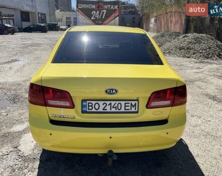 Желтый Киа Маджентис, объемом двигателя 2 л и пробегом 250 тыс. км за 5200 $, фото 1 на Automoto.ua