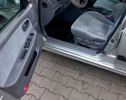 Серый Киа Маджентис, объемом двигателя 2 л и пробегом 270 тыс. км за 2600 $, фото 4 на Automoto.ua