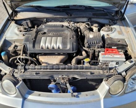 Сірий Кіа Маджентіс, об'ємом двигуна 2 л та пробігом 321 тис. км за 3550 $, фото 4 на Automoto.ua