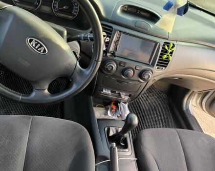 Серый Киа Маджентис, объемом двигателя 2 л и пробегом 326 тыс. км за 6100 $, фото 11 на Automoto.ua