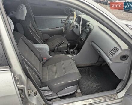 Сірий Кіа Маджентіс, об'ємом двигуна 2 л та пробігом 264 тис. км за 2850 $, фото 23 на Automoto.ua
