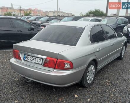 Сірий Кіа Маджентіс, об'ємом двигуна 2 л та пробігом 264 тис. км за 2850 $, фото 8 на Automoto.ua