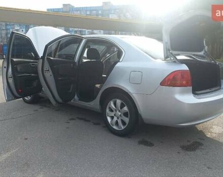 Сірий Кіа Маджентіс, об'ємом двигуна 2 л та пробігом 251 тис. км за 4700 $, фото 5 на Automoto.ua