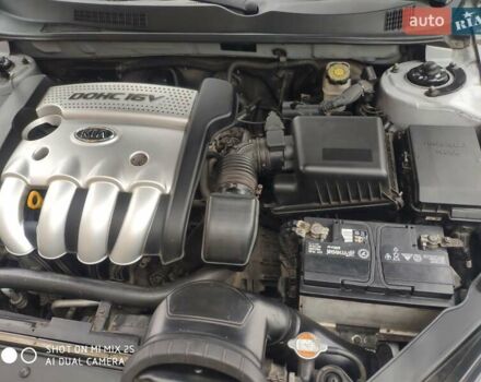 Сірий Кіа Маджентіс, об'ємом двигуна 2 л та пробігом 211 тис. км за 5500 $, фото 10 на Automoto.ua