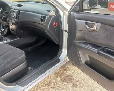 Сірий Кіа Маджентіс, об'ємом двигуна 2 л та пробігом 251 тис. км за 4700 $, фото 7 на Automoto.ua