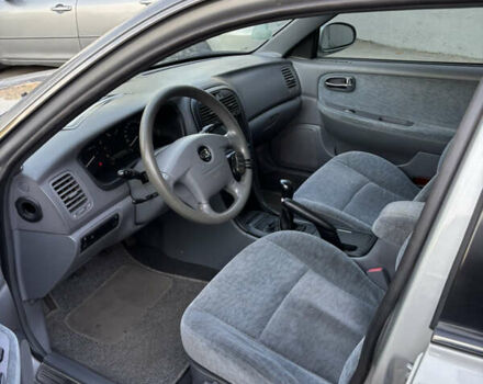 Серый Киа Маджентис, объемом двигателя 2 л и пробегом 175 тыс. км за 4500 $, фото 2 на Automoto.ua