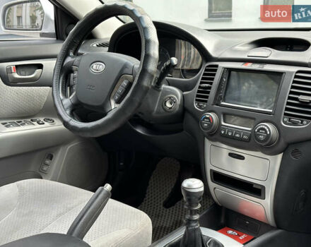 Серый Киа Маджентис, объемом двигателя 2 л и пробегом 314 тыс. км за 4999 $, фото 34 на Automoto.ua