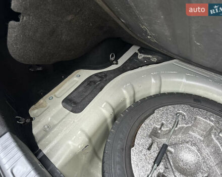 Сірий Кіа Маджентіс, об'ємом двигуна 2 л та пробігом 260 тис. км за 5300 $, фото 23 на Automoto.ua