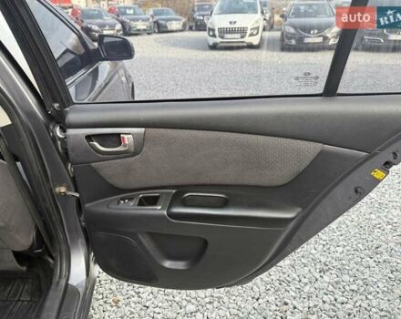 Сірий Кіа Маджентіс, об'ємом двигуна 2 л та пробігом 240 тис. км за 4999 $, фото 10 на Automoto.ua