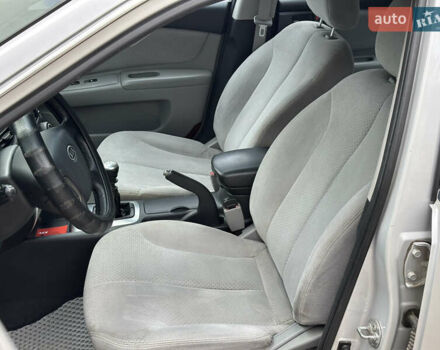 Серый Киа Маджентис, объемом двигателя 2 л и пробегом 314 тыс. км за 4999 $, фото 22 на Automoto.ua