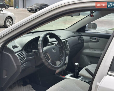 Серый Киа Маджентис, объемом двигателя 2 л и пробегом 314 тыс. км за 4999 $, фото 20 на Automoto.ua