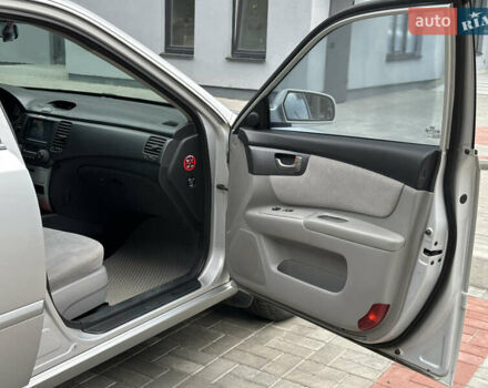 Серый Киа Маджентис, объемом двигателя 2 л и пробегом 314 тыс. км за 4999 $, фото 37 на Automoto.ua