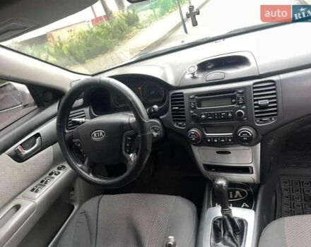 Серый Киа Маджентис, объемом двигателя 2 л и пробегом 251 тыс. км за 4600 $, фото 5 на Automoto.ua