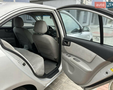 Серый Киа Маджентис, объемом двигателя 2 л и пробегом 314 тыс. км за 4999 $, фото 33 на Automoto.ua