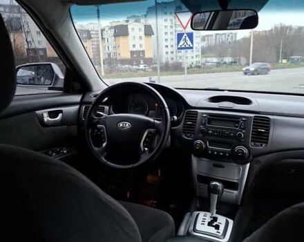 Сірий Кіа Маджентіс, об'ємом двигуна 2 л та пробігом 180 тис. км за 5200 $, фото 12 на Automoto.ua