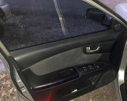 Серый Киа Маджентис, объемом двигателя 2 л и пробегом 511 тыс. км за 2700 $, фото 20 на Automoto.ua