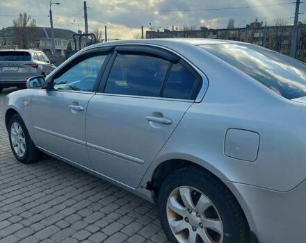 Серый Киа Маджентис, объемом двигателя 2 л и пробегом 578 тыс. км за 4600 $, фото 5 на Automoto.ua